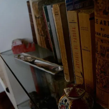 Language And Art Bed & Breakfast 2*
