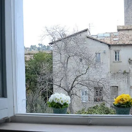 Language And Art Bed & Breakfast 2*