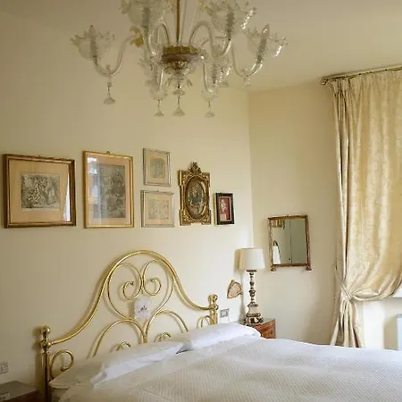 Bed & Breakfast Language And Art 2*