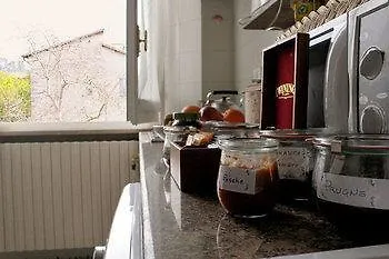 Bed & Breakfast Language And Art 2*