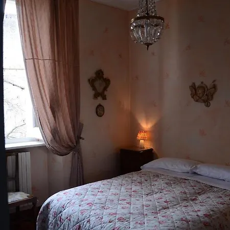 Bed & Breakfast Language And Art 2*